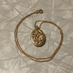 Pretty Design Locket